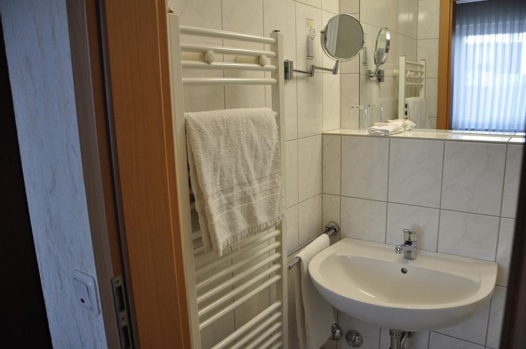 Hotel Buergerhof Homburg  Rum bild